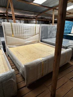stylish 5by6 chester bed made with blue gum hardwood| customizable colors