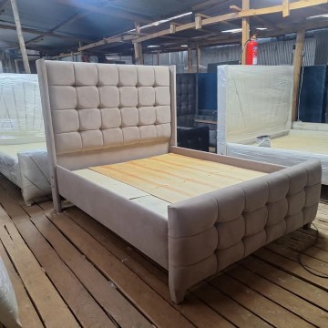 stylish 6by6 chester bed made with blue gum hardwood| customizable colors