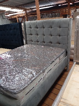 stylish 5by6 chester bed made with blue gum hardwood| customizable colors