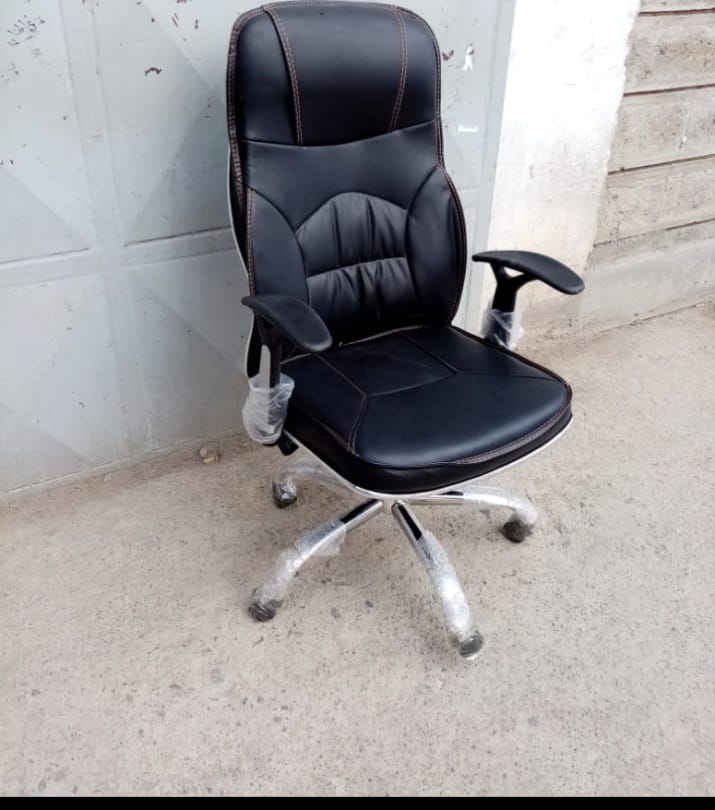 Managerial Adjustable Office Chair.